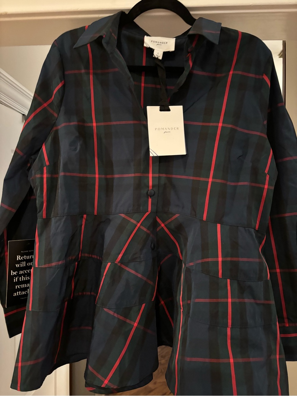 Tuckernuck Plaid Peplum Shirt - Navy and Red size L NWT - Picture 5 of 6